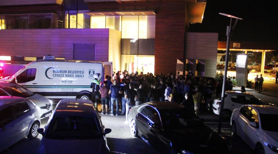 Bodrum'da �ehit d��en polis memuru g�zya�lar� i�erisinde u�urland�