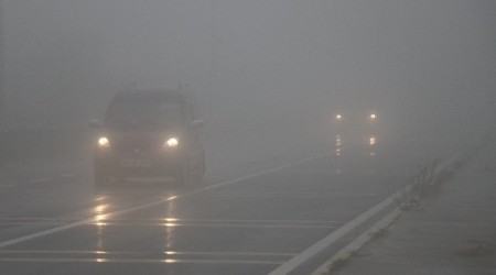 Bolu Dağı'nda yoğun sis ve yağmur