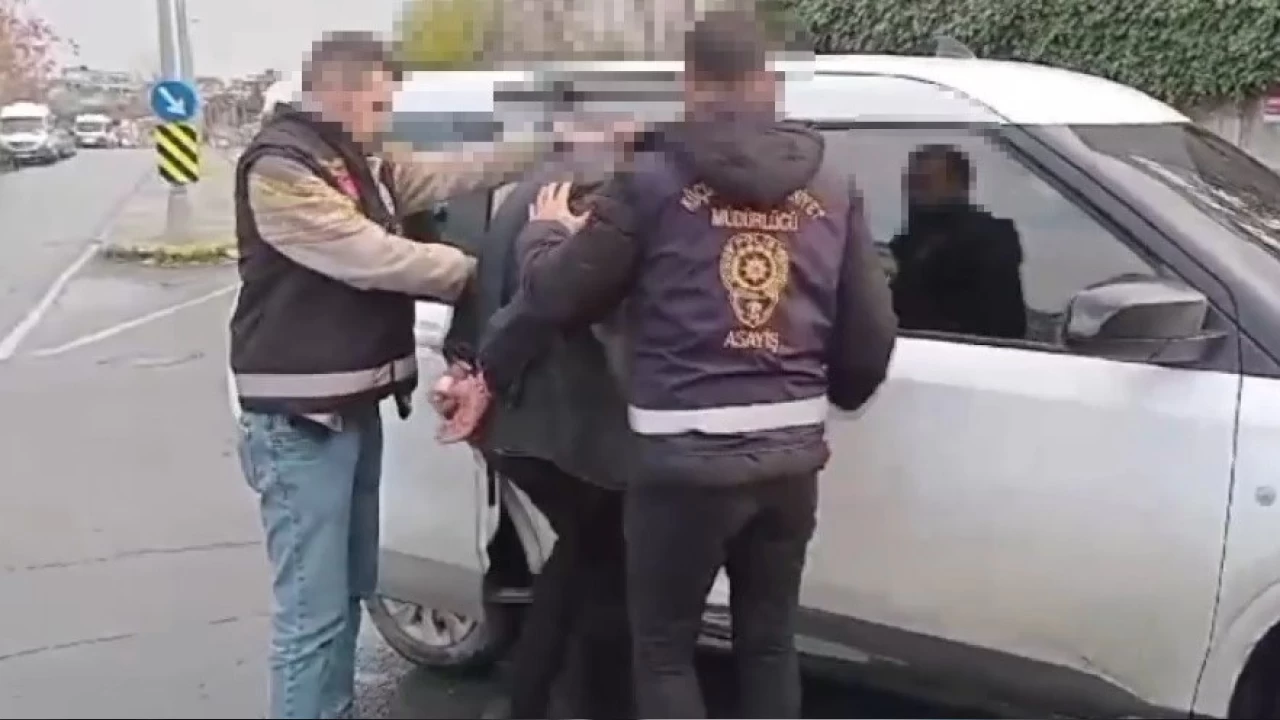 Boşanma aşamasındaki eşini ve üvey oğlunu bıçakladı: 1 ölü, 1 yaralı
