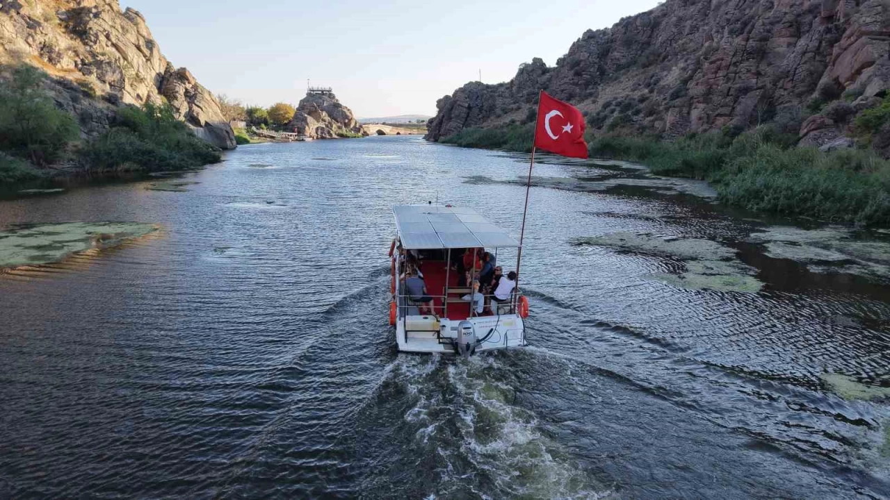 Bozk�r�n kalbinde huzur dolu tekne turu