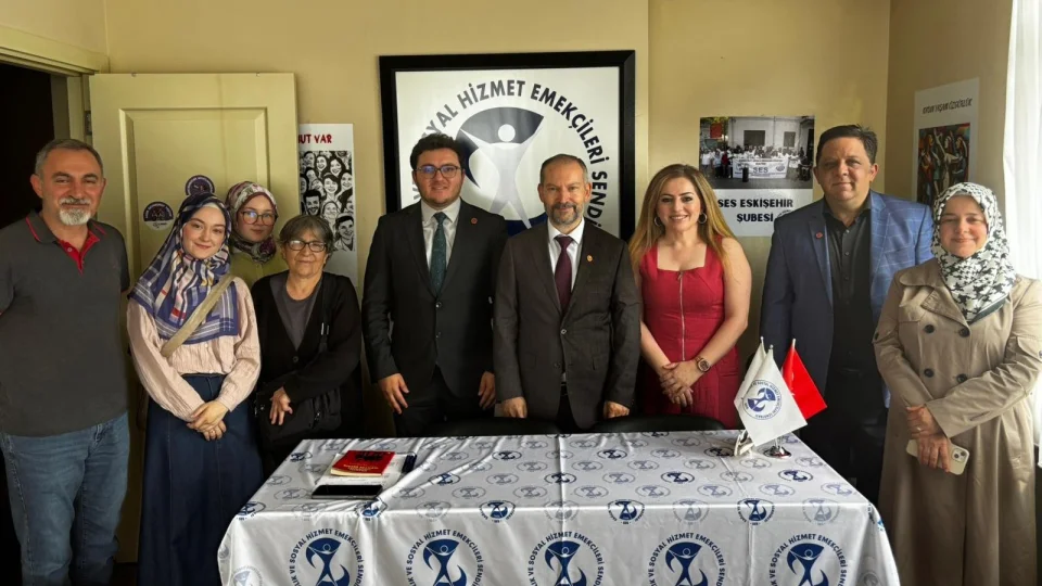 BTP Eski�ehir�de sahaya indi: Sa�l�k emek�ileri ve esnafla "��z�m" bulu�mas�