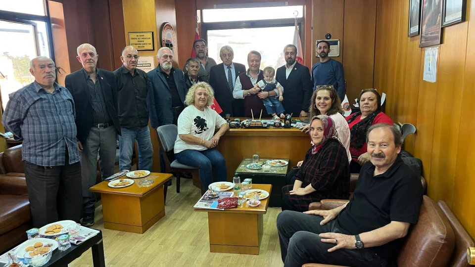 BTP Zeytinburnu'ndan Türkiye Emekliler Derneği'ne bayram ziyareti