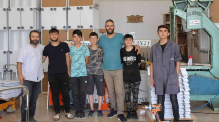 Bu okul yılda 2 milyon TL kazanıyor
