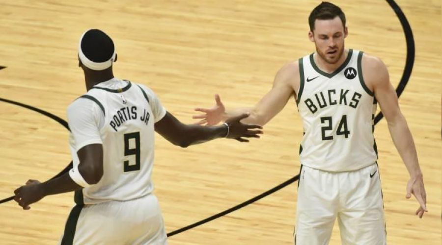 Bucks, Heat'ten ge�en sezonun r�van��n� ald� 