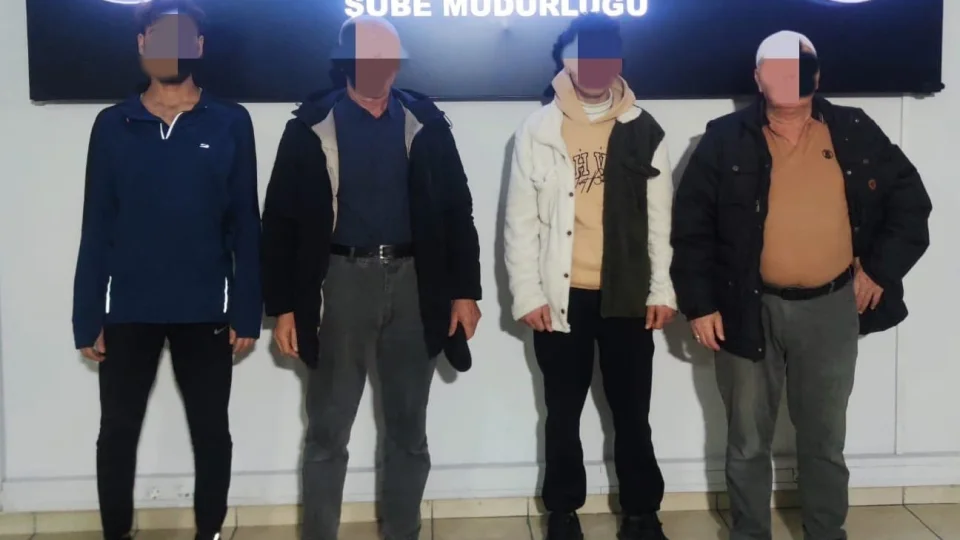 Bursa'da 13 d�zensiz g��men ve 4 organizat�r yakaland�