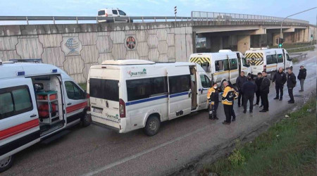 Bursa'da 3 servis arac arpt : 15 kii yaraland