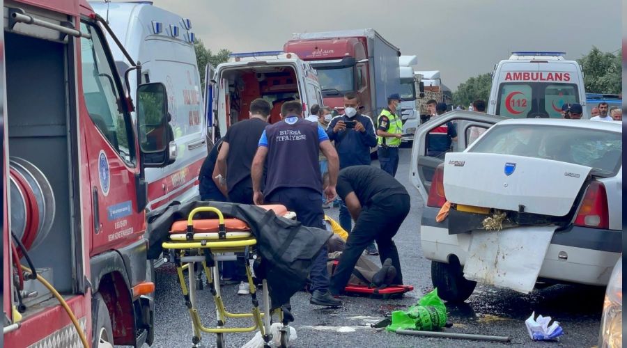 Bursa'da feci kaza: 4 l 3 yaral