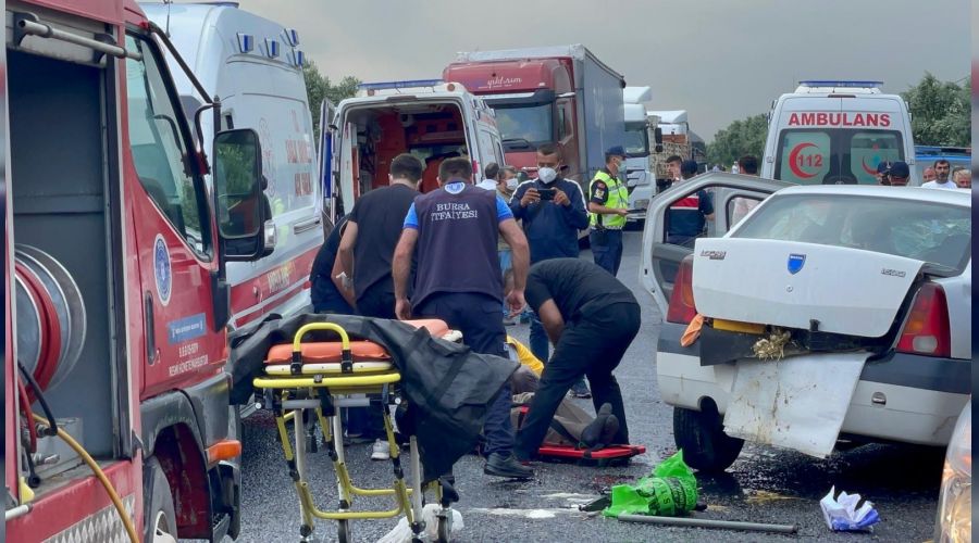 Bursa'da feci kaza: 4 ölü 3 yaralı