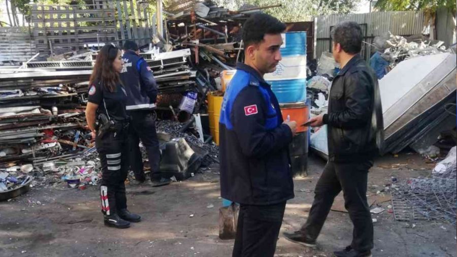 Bursa'da hurdacılara çalıntı mazgal denetimi