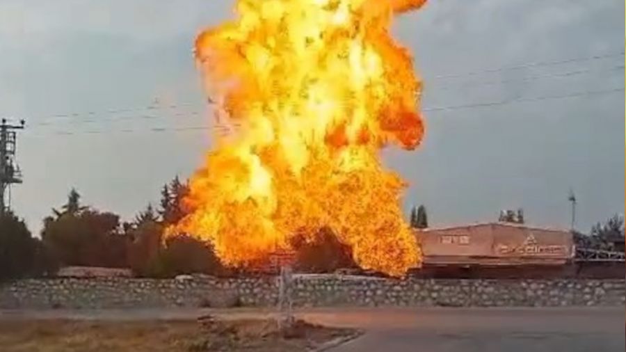 Bursa'da mobilya fabrikas�n�n santrali bomba gibi patlad�.