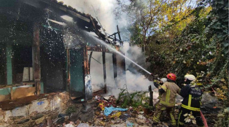 Bursa'da tarihi bina küle döndü