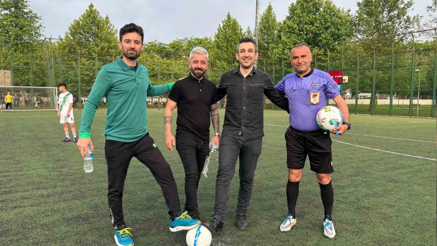 Bursa'da turnuva dünyaca ünlü yıldızın imzalı topuyla başladı