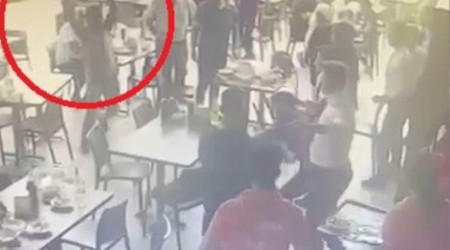 Bursa'da yemeğin geç geldiğini iddia eden şahıslar garsona saldırdı