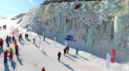 Buz duvarı sporcuların ilgi odağı