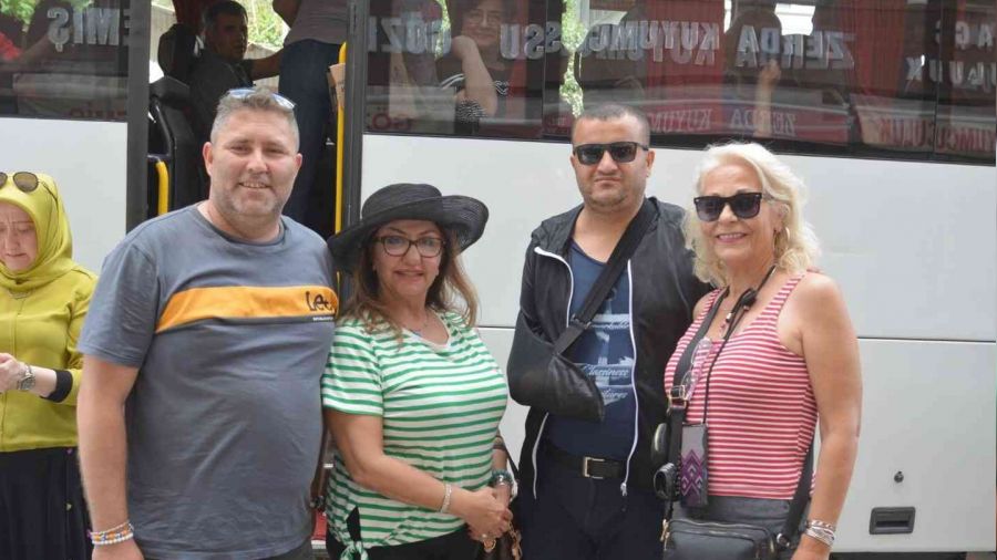 Çanakkale`den Hakkari'ye yerli turist ziyareti