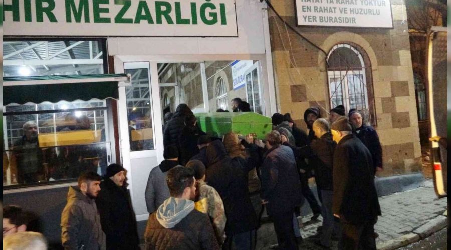 Cansız bedeni bulunan Yağmur toprağa verildi