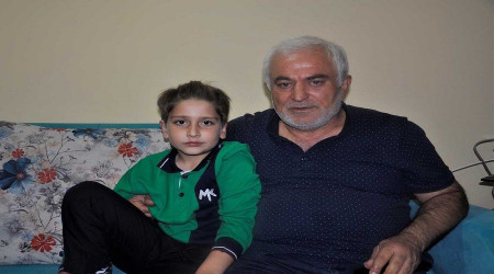 Çaresiz baba 'sosyal medya' tuzağına düştü