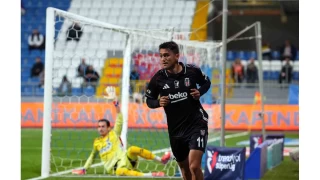 Cengiz Ünder, siyah-beyazlı formayla 3. golünü attı
