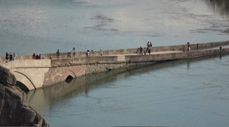 Çeşnigir Köprüsü’nde bayram yoğunluğu