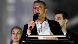 'CHP Genel Bakan zel Sarahane'deki mitingde konutu