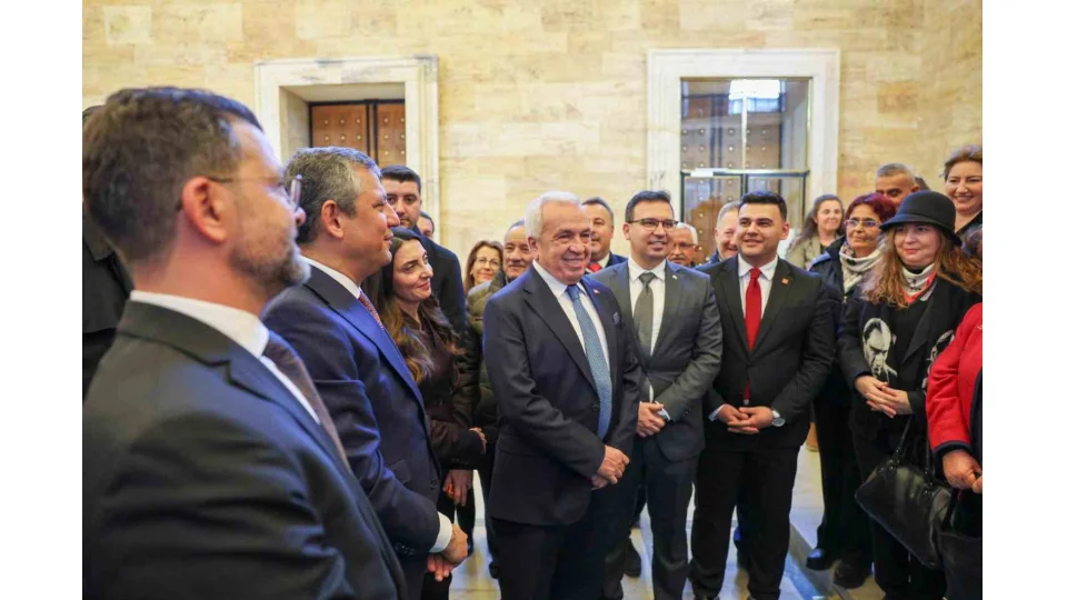 CHP Genel Ba�kan� �zel'den Nil�fer ve Bursa te�kilat�na mesaj