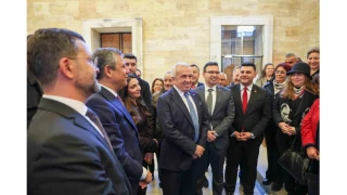 CHP Genel Ba�kan� �zel'den Nil�fer ve Bursa te�kilat�na mesaj