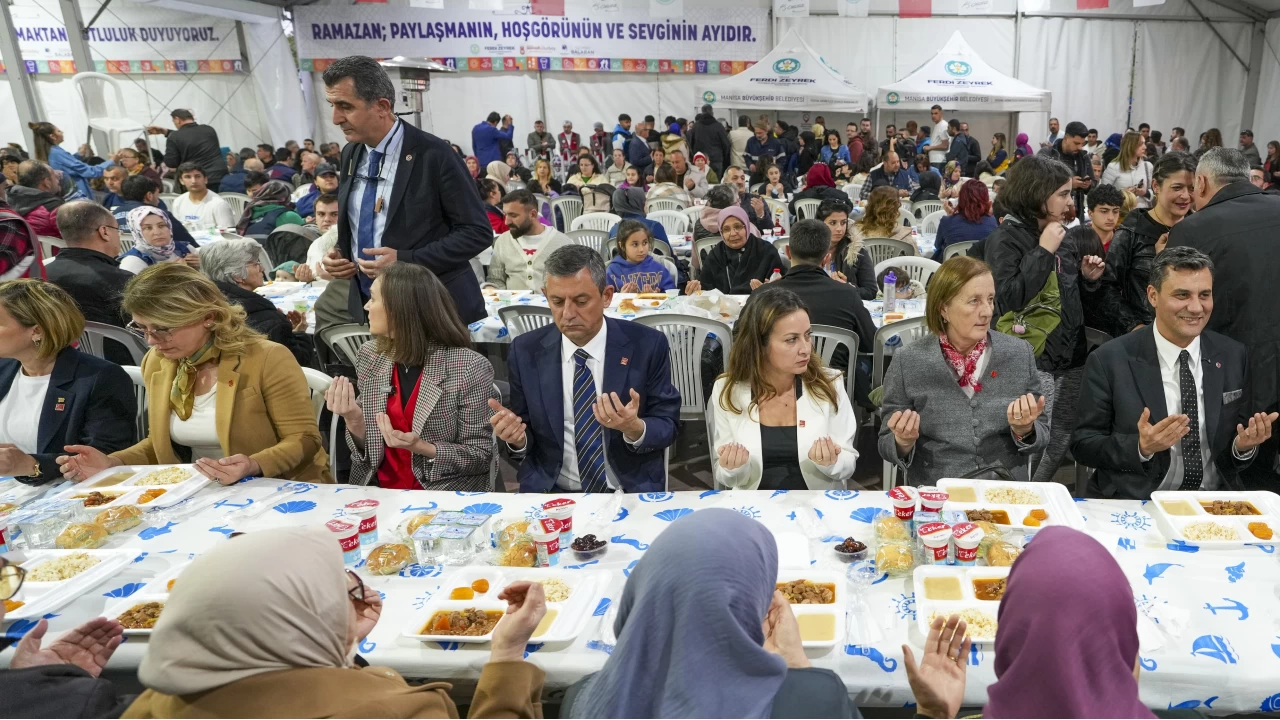 CHP Genel Ba�kan� �zel�den Suriye a��klamas�