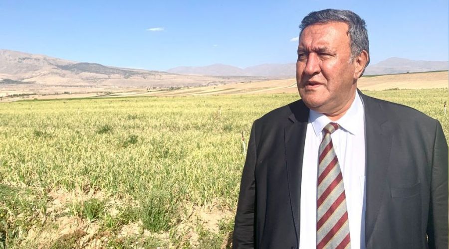 Çiftçi tefeciye muhtaç edildi