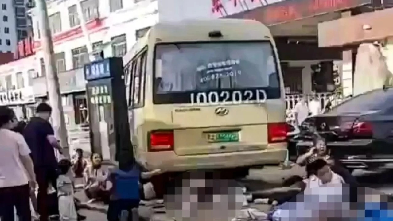 �in'de okul servisi kalabal��a dald�: 11 �l�