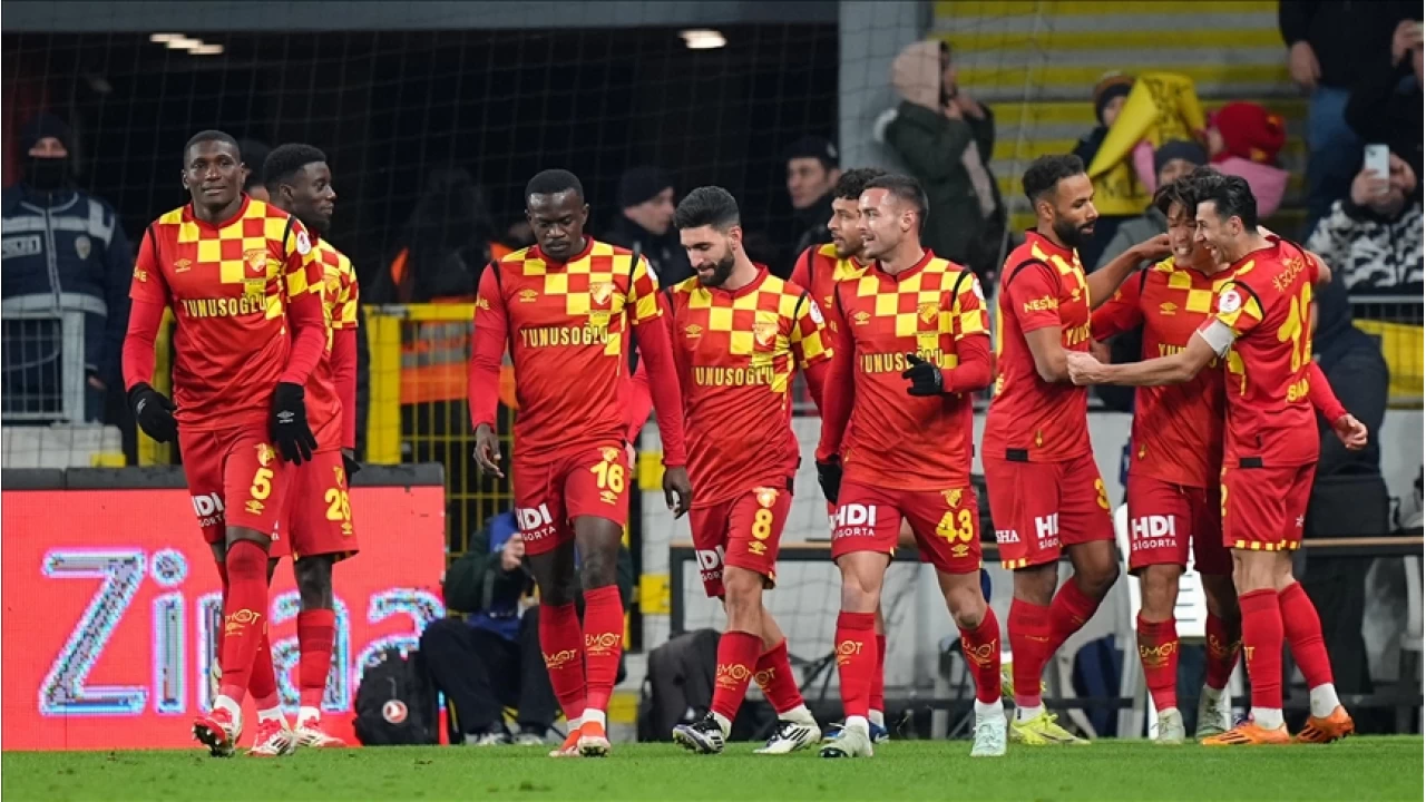 Deplasmanda 3 maç kazanabilen Göztepe ligi 8. sırada bitirdi