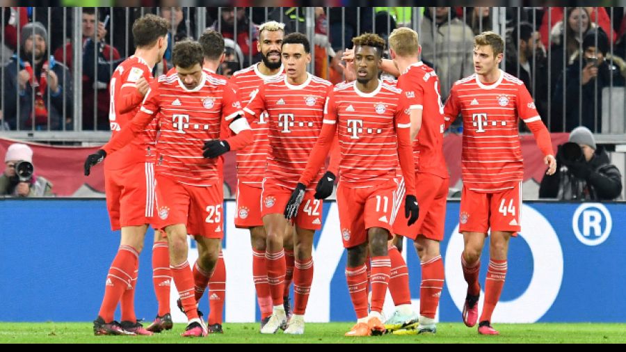 Derbide Bayern'e ilk yarı yetti