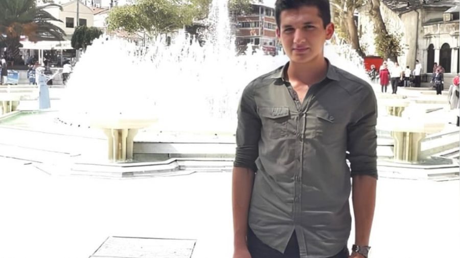 Ders çalışırken kalp krizi geçirerek hayatını kaybetti
