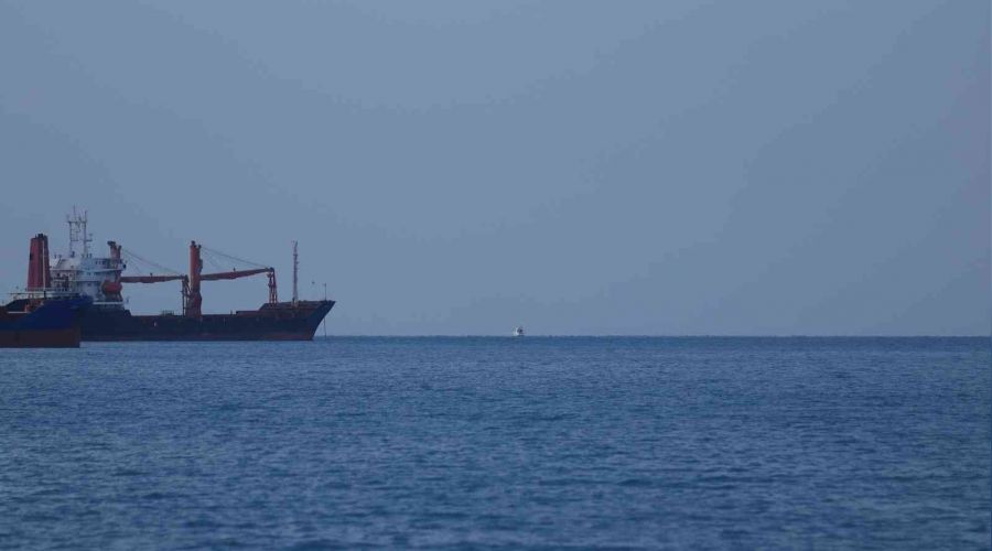 Dinamit yüklü konteyner denize düştü