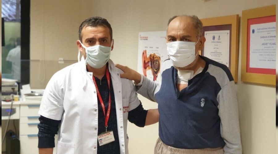 Di�indeki apse az kals�n �ld�r�yordu