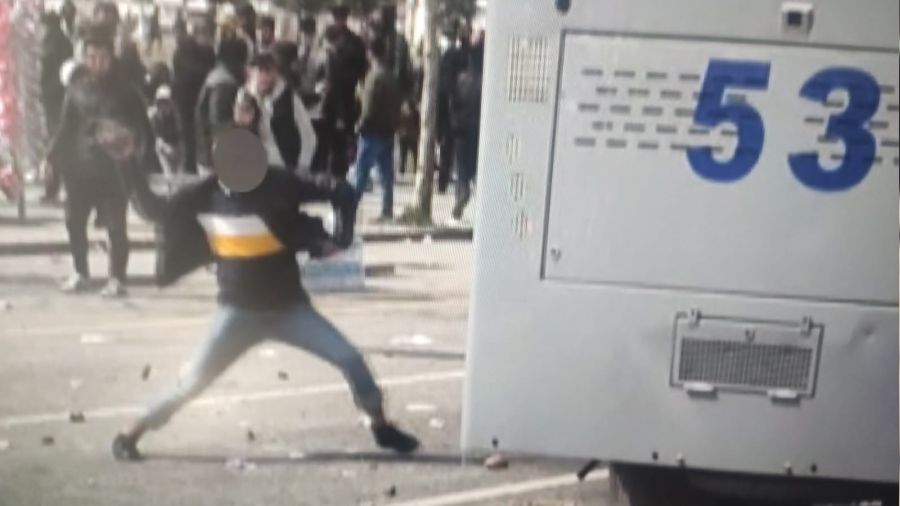 Diyarbak�r'da ter�r operasyonu: 75 g�zalt�