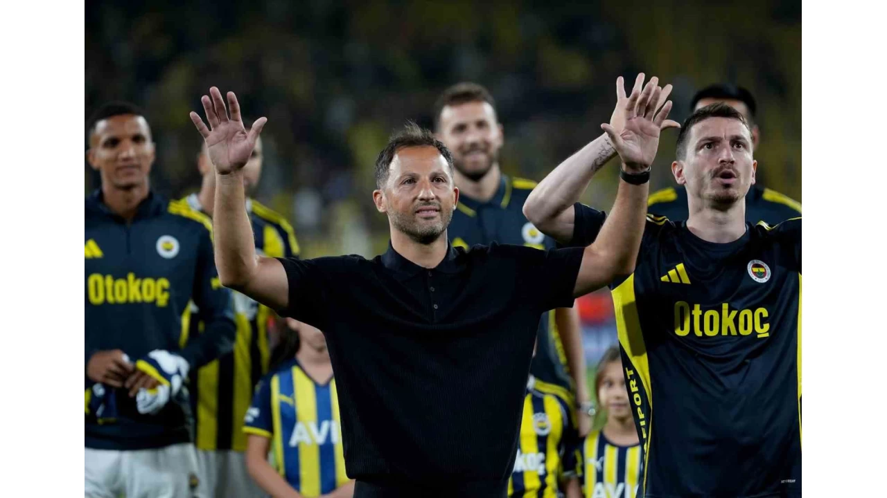 Domenico Tedesco, galibiyetle başladı