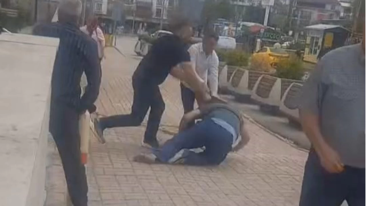 Elazığ'da adliye önünde kavga