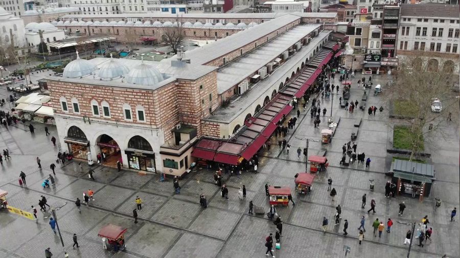 Emin�n�'nde Ramazan yo�unlu�u