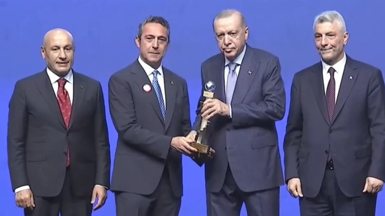 Erdoğan'dan Ali Koç'a şampiyonluk ödülü