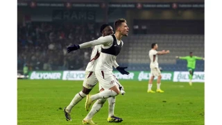 Ernest Muçi Beşiktaş'ı bekliyor