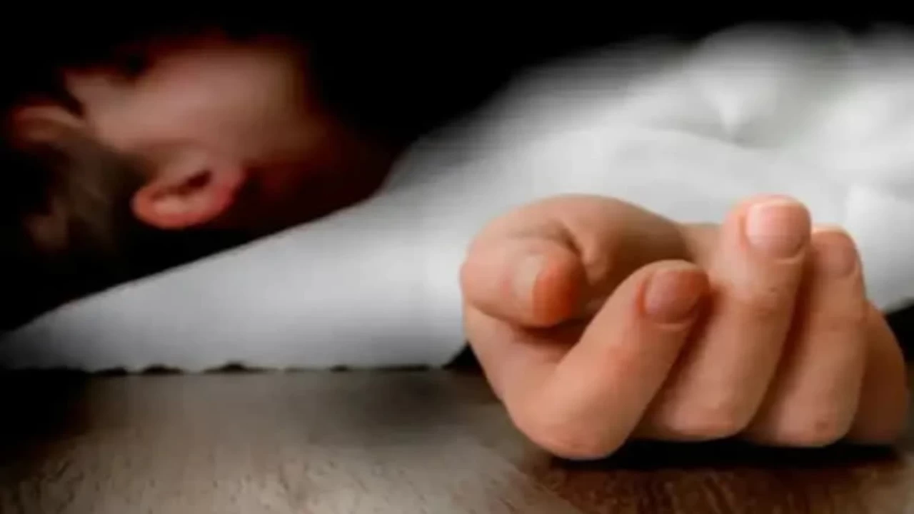 Esenler'de vah�et... Kar�s�n� sokak ortas�nda b��aklayarak �ld�rd�