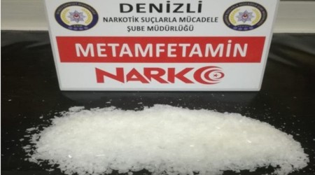 Evlerinin banyo tavanında gizledikleri zehir ile yakalandılar