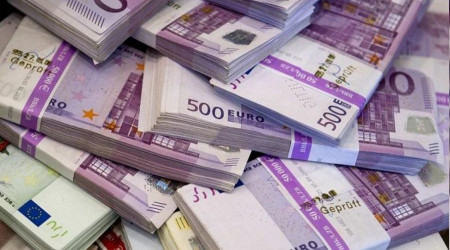 Fatih'te sokak ortasnda 500 bin Euro gasp ettiler