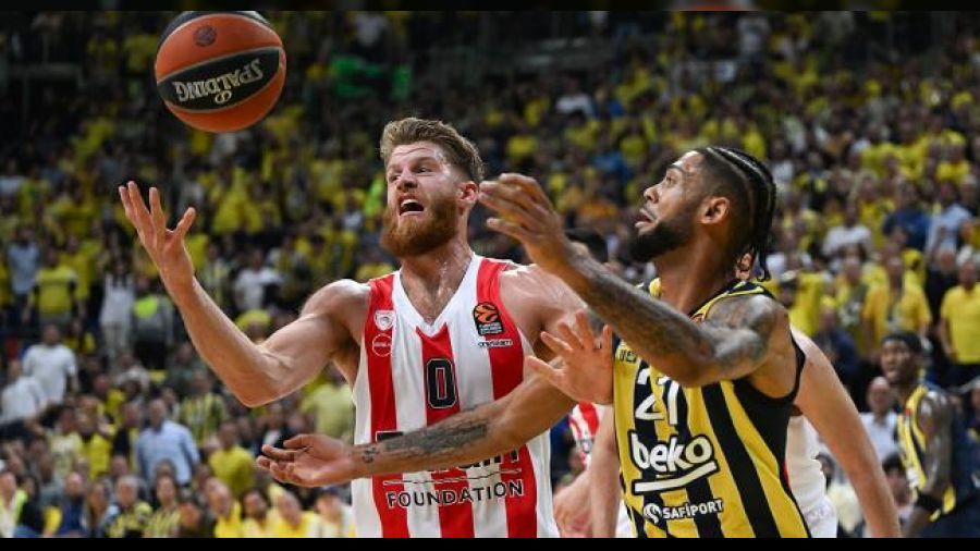 Fenerbahe Yunanistan'da erken finale kacak