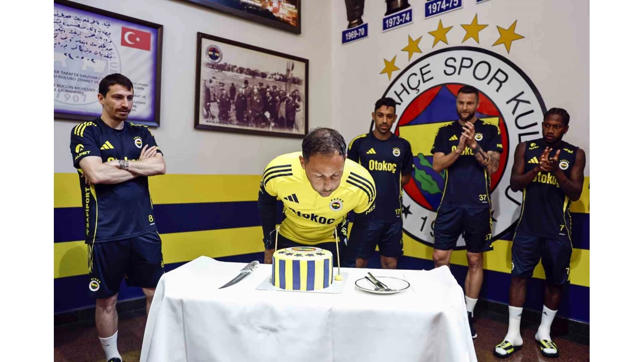 Fenerbahçe'de Domenico Tedesco'nun doğum günü kutlandı