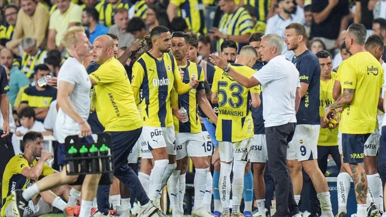“Fenerbahçe’nin sağ ve sol beki yok”