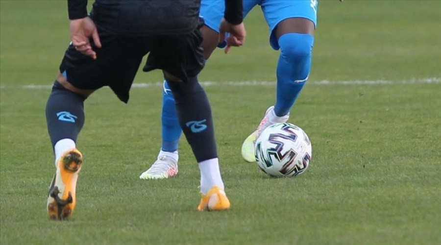 Futbolda gen�lere yer yok