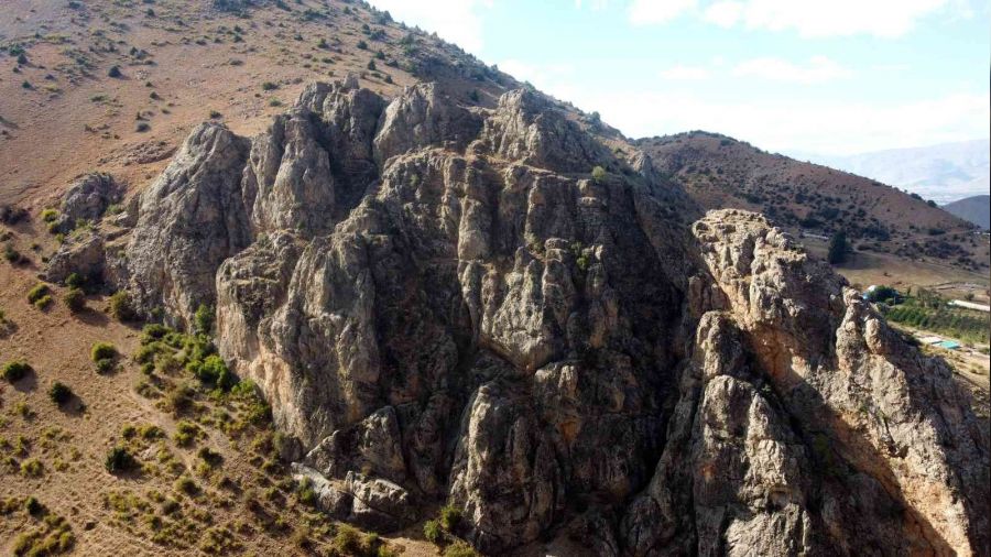 Game of Thrones sahnesi de�il, Erzincan'daki Kalecik Kalesi