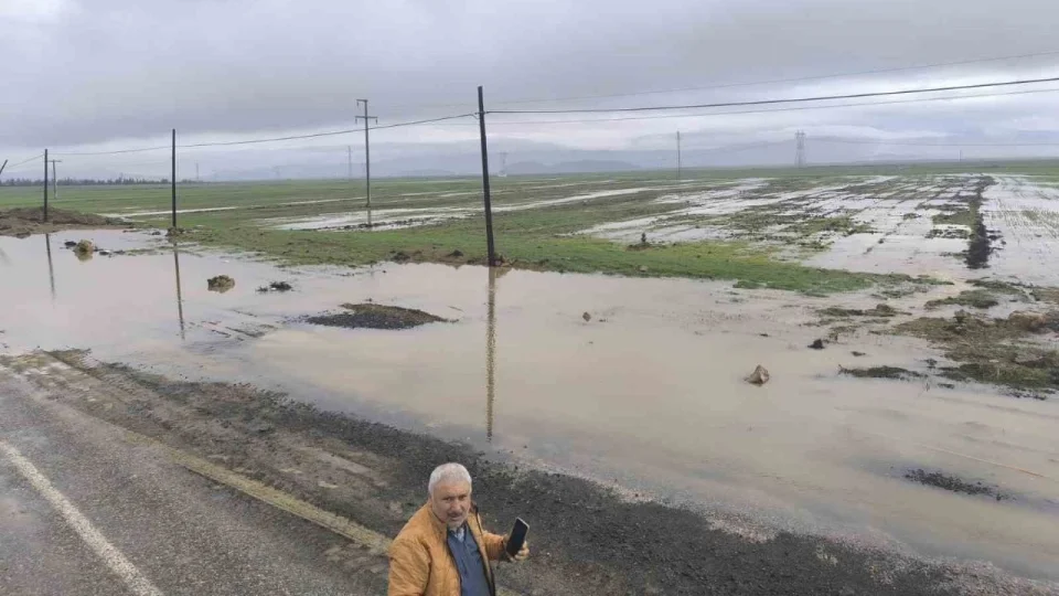 Gaziantep'te tar�m arazileri su alt�nda kald�