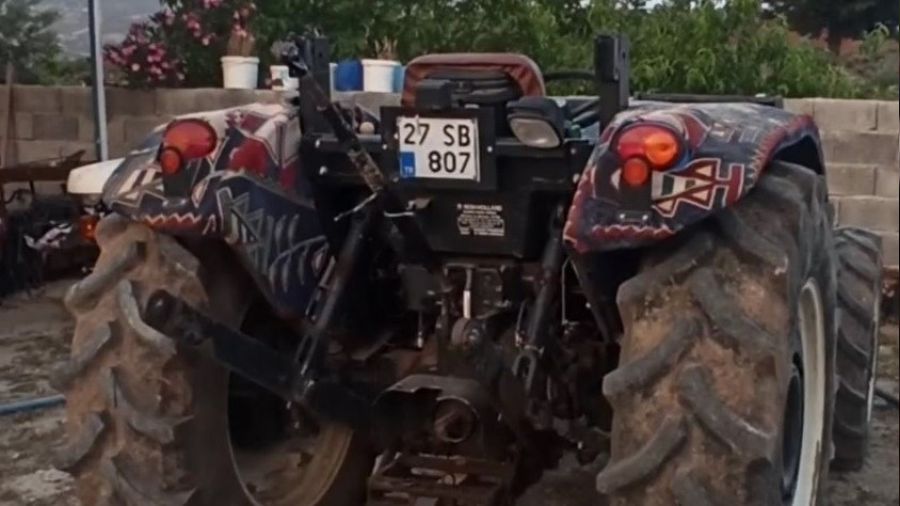 Gaziantep'te trakt�r kazas�: 3 �l�, 1 a��r yaral�